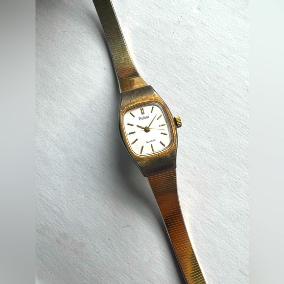 vintage pulsar ladies watch